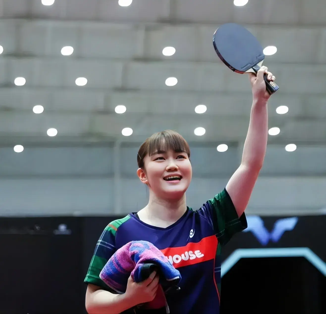 唯一保持不, 女单, 一张女单