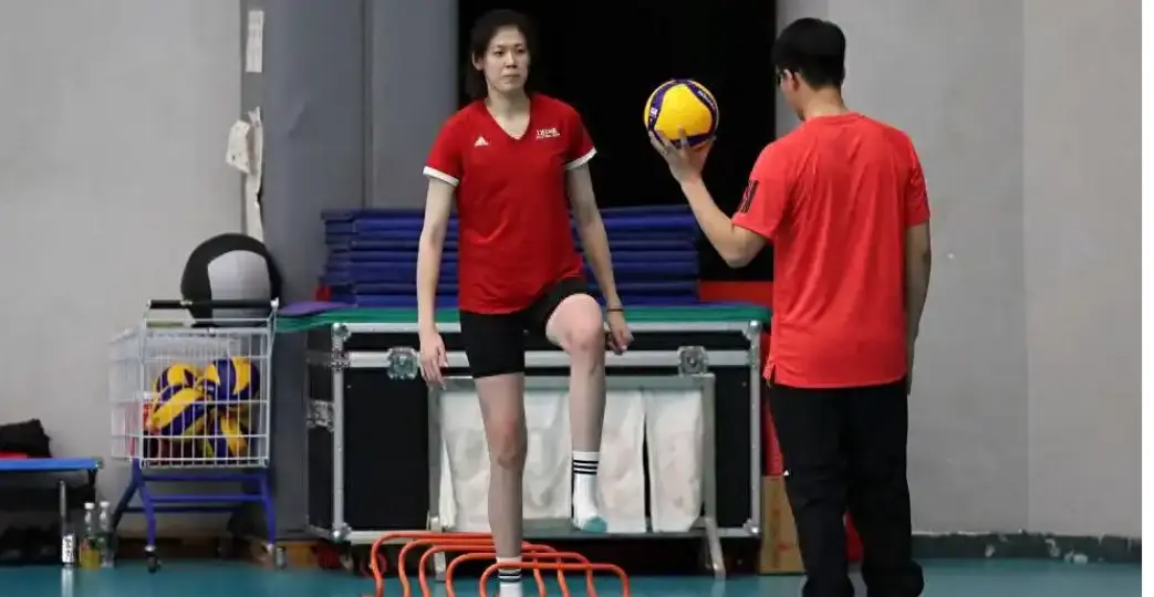 因而中国女, 的状态出战, 殷小岚