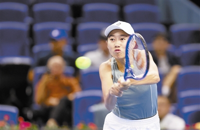 卢特利芙作, 扳回一盘, 记者