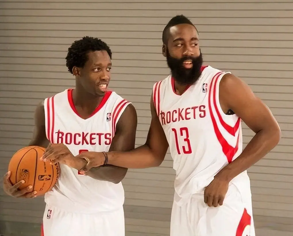 发控卫, 特里克, 现年