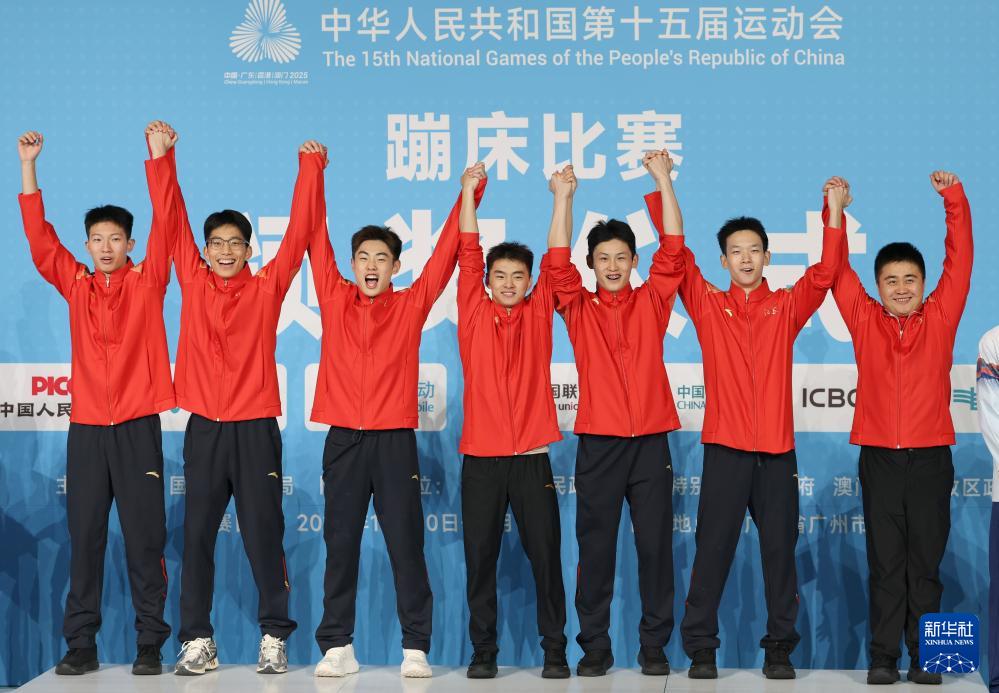 AA, 第十五届全, 新华社记者 AA, 第十五届全, 新华社记者