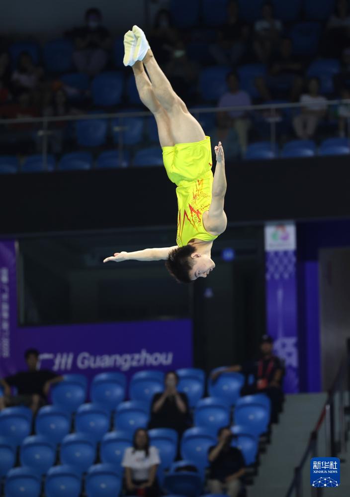 AA, 卢汉欣 AA, 卢汉欣